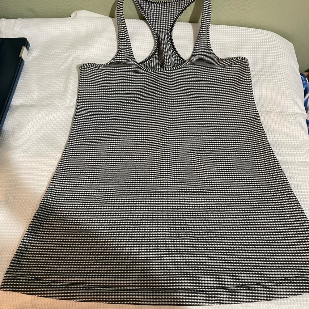 Lululemon Athletica Black and White Tank Top - Picture 4 of 6